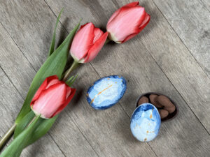 Kézzel festett tojás - étcsokoládé