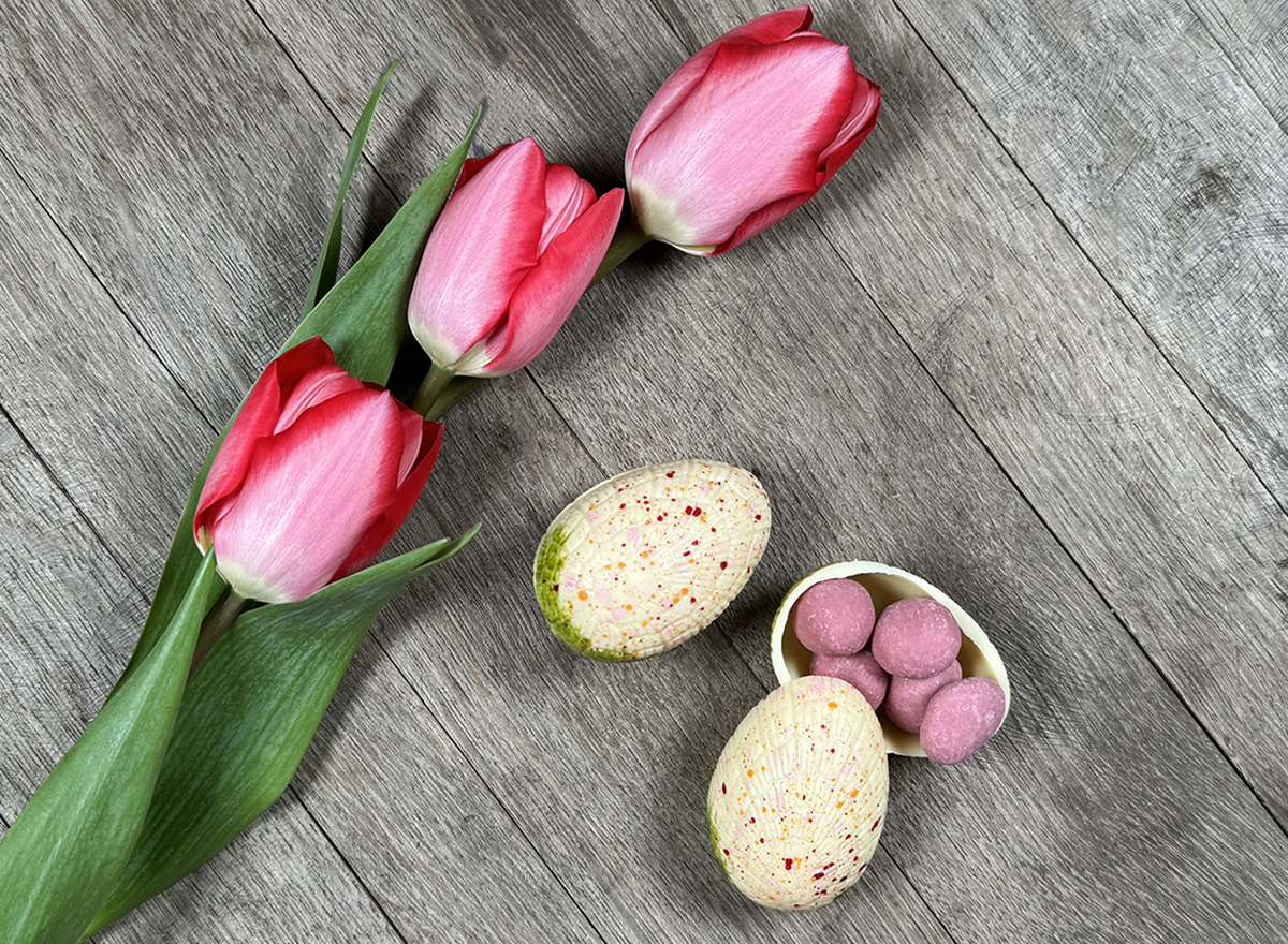 Kézzel festett tojás -fehér csokoládé